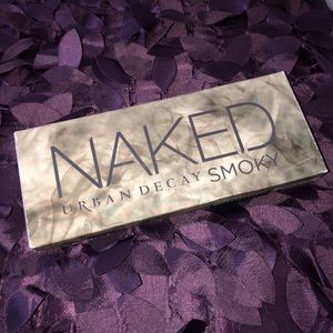 DISCONTINUED URBAND DECAY NAKED SMOKEY PALETTE